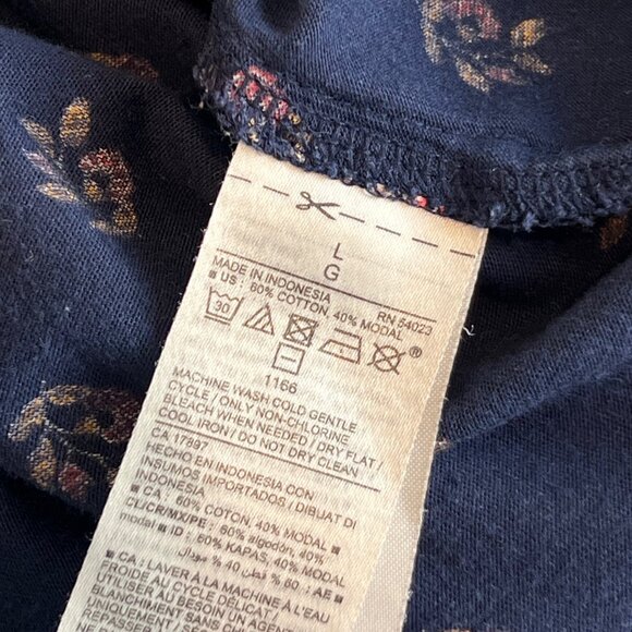 Old Navy Women’s Size Large Cotton/Modal Navy Blue V-Neck Henley Paisley Blouse - Picture 7 of 8